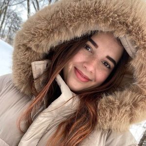 Meet your Posher, Alexandra